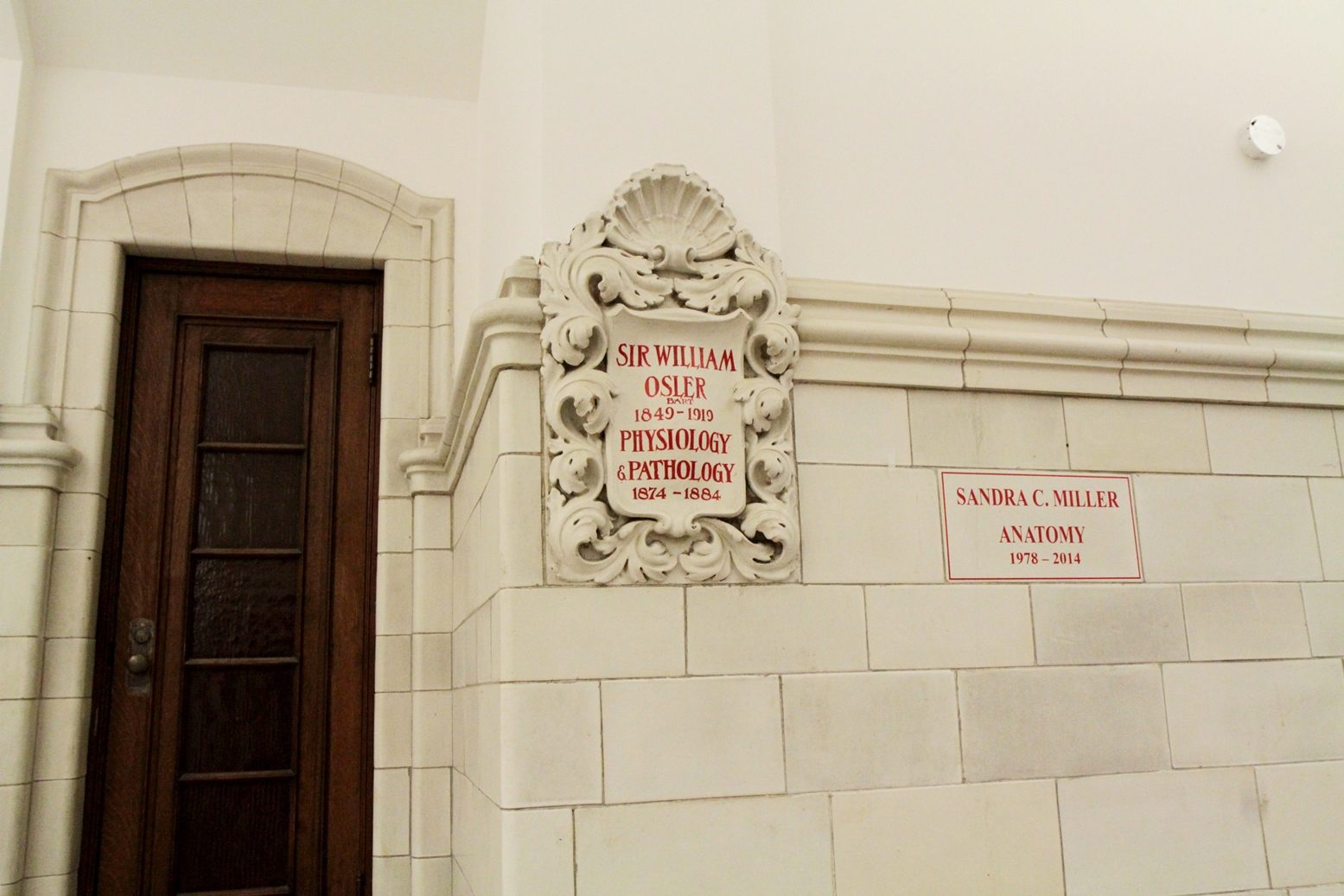 William Osler's coat-of-arms, Stratchona Building, McGill University, Montreal - 02.JPG
